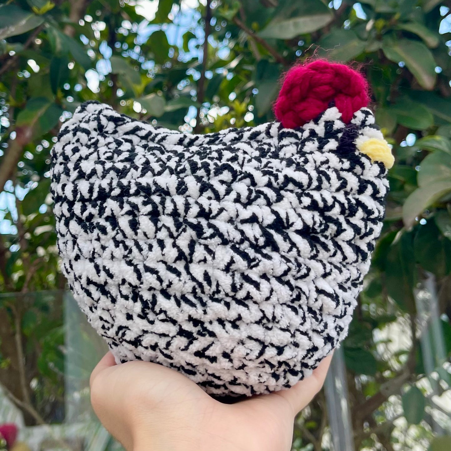 Mama Chicken + Baby/egg