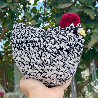 Mama Chicken + Baby/egg