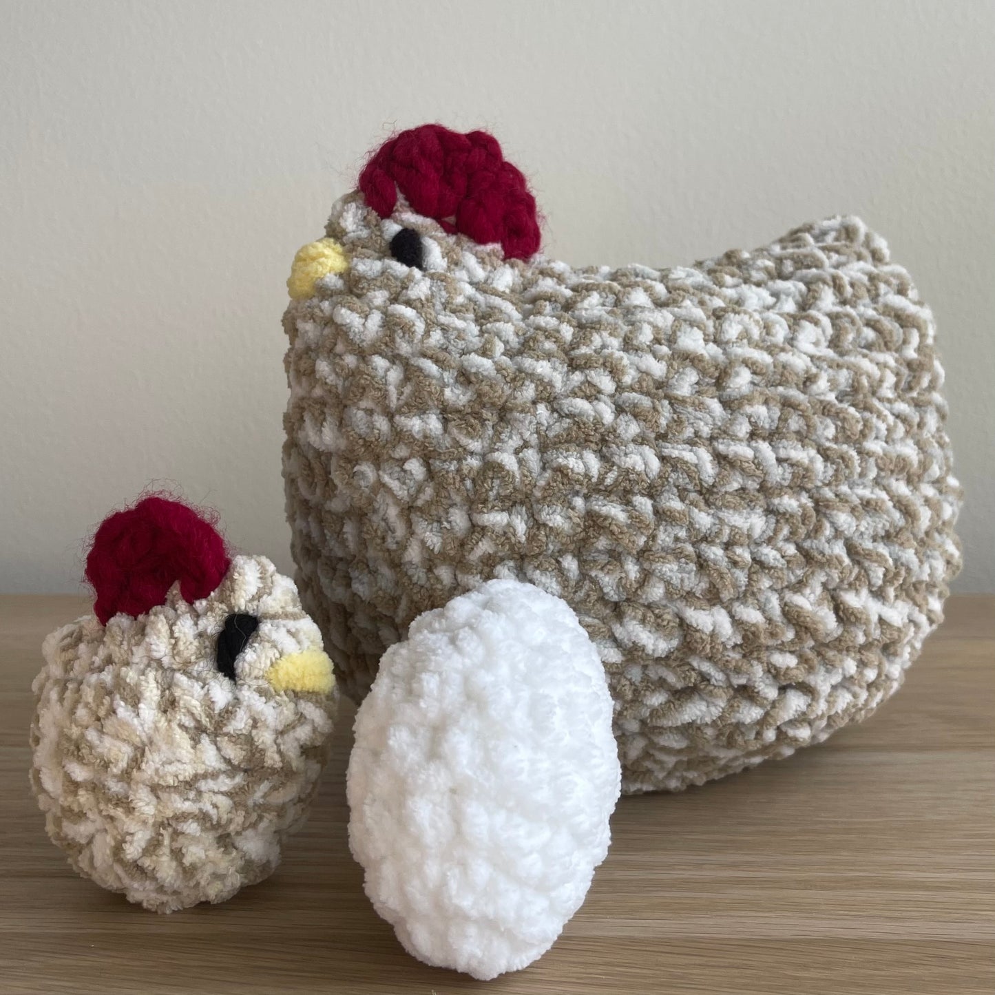 Mama Chicken + Baby/egg