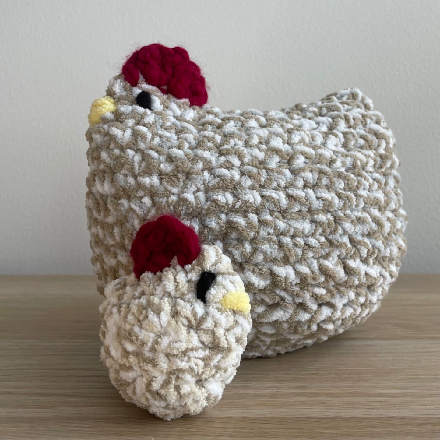 Mama Chicken + Baby/egg