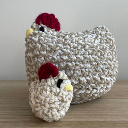 Mama Chicken + Baby/egg
