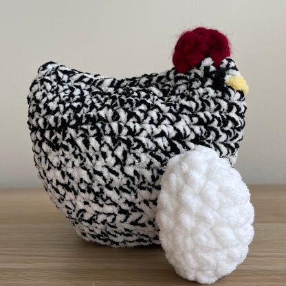 Mama Chicken + Baby/egg