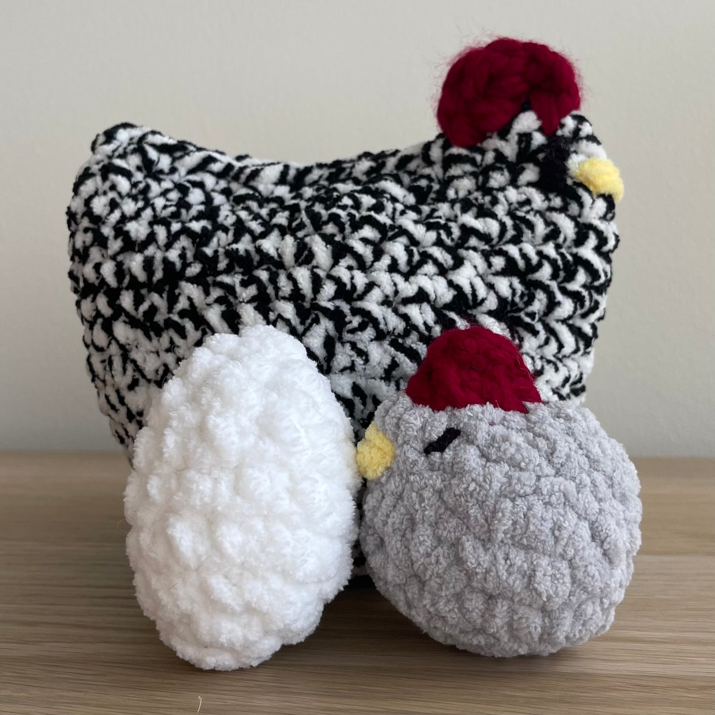 Mama Chicken + Baby/egg