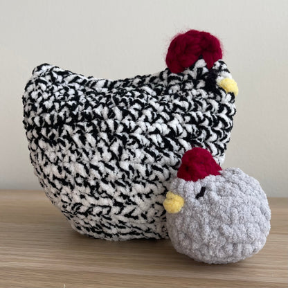 Mama Chicken + Baby/egg